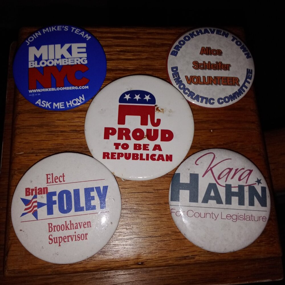 Political Pin Buttons/5